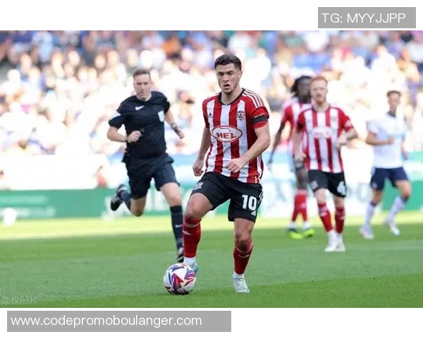 克鲁与什鲁斯的激烈对决揭示英甲联赛的竞争魅力与球队实力较量 克鲁与什鲁斯的激烈对决揭示英甲联赛的竞争魅力与球队实力较量